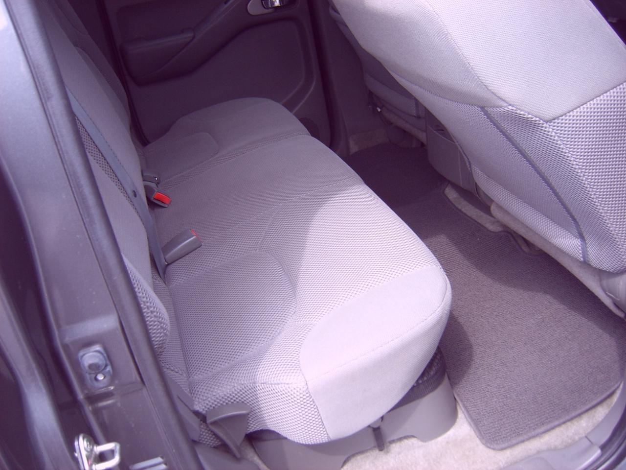 Nissan Frontier SV Crew Cab 5AT 4WD 2016