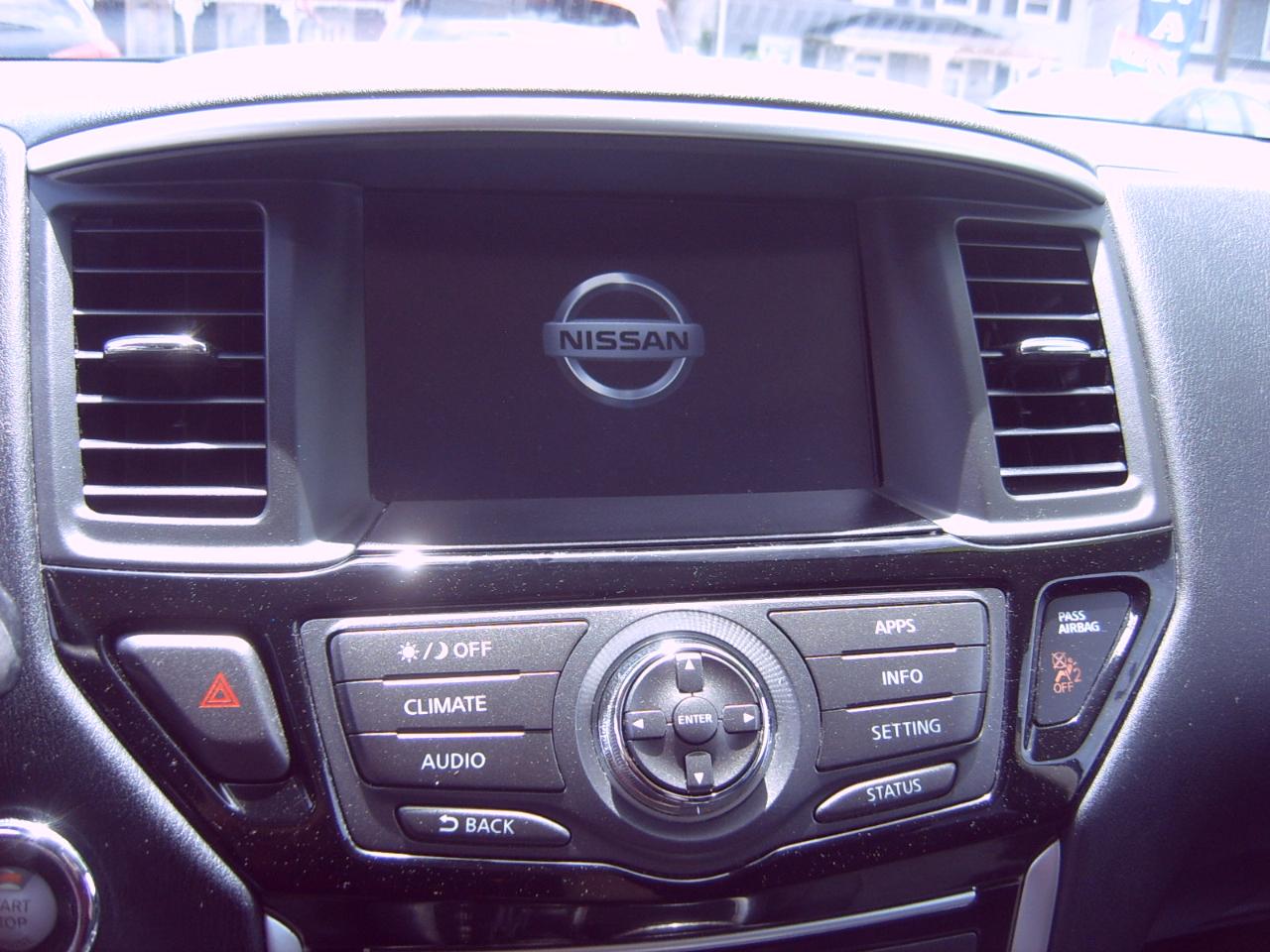 Nissan Pathfinder SV 4WD 2017