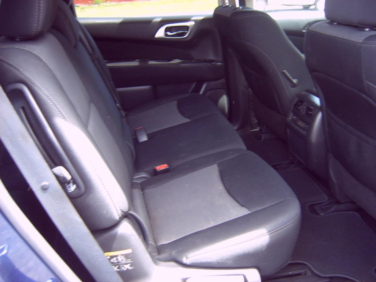 Nissan Pathfinder SV 4WD 2017