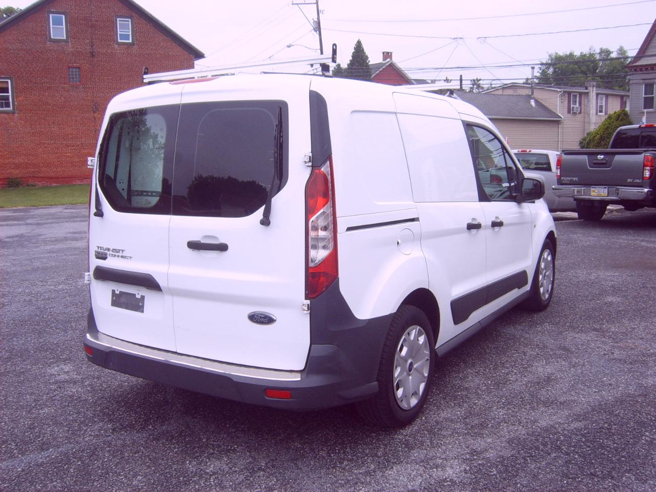 Ford Transit Connect Cargo Van XL SWB w/Rear Liftgate 2017