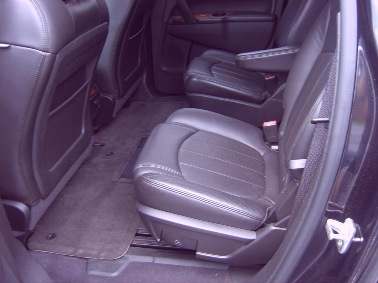 Buick Enclave AWD 4dr CXL w/1XL 2010