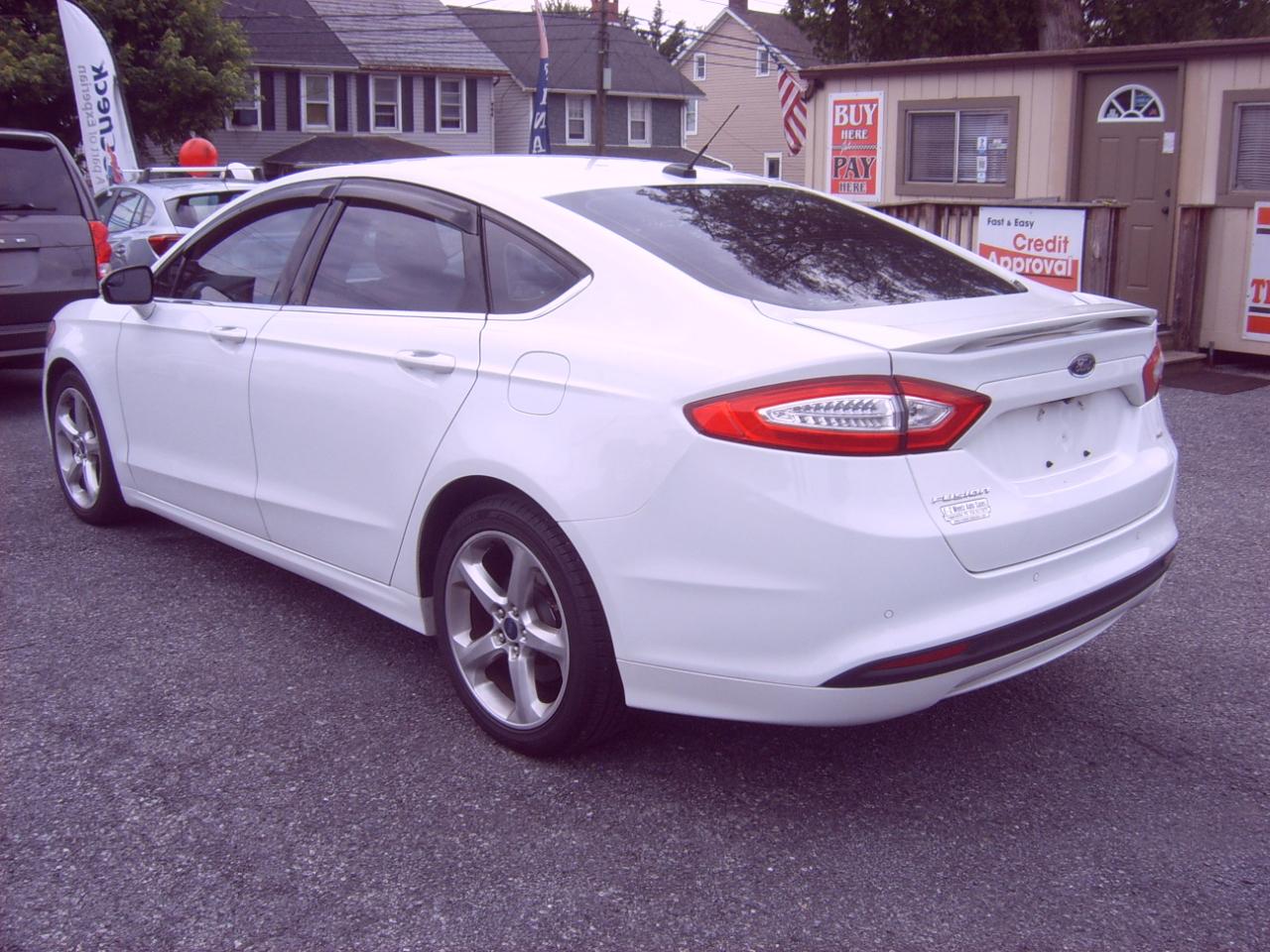 Ford Fusion SE 2016