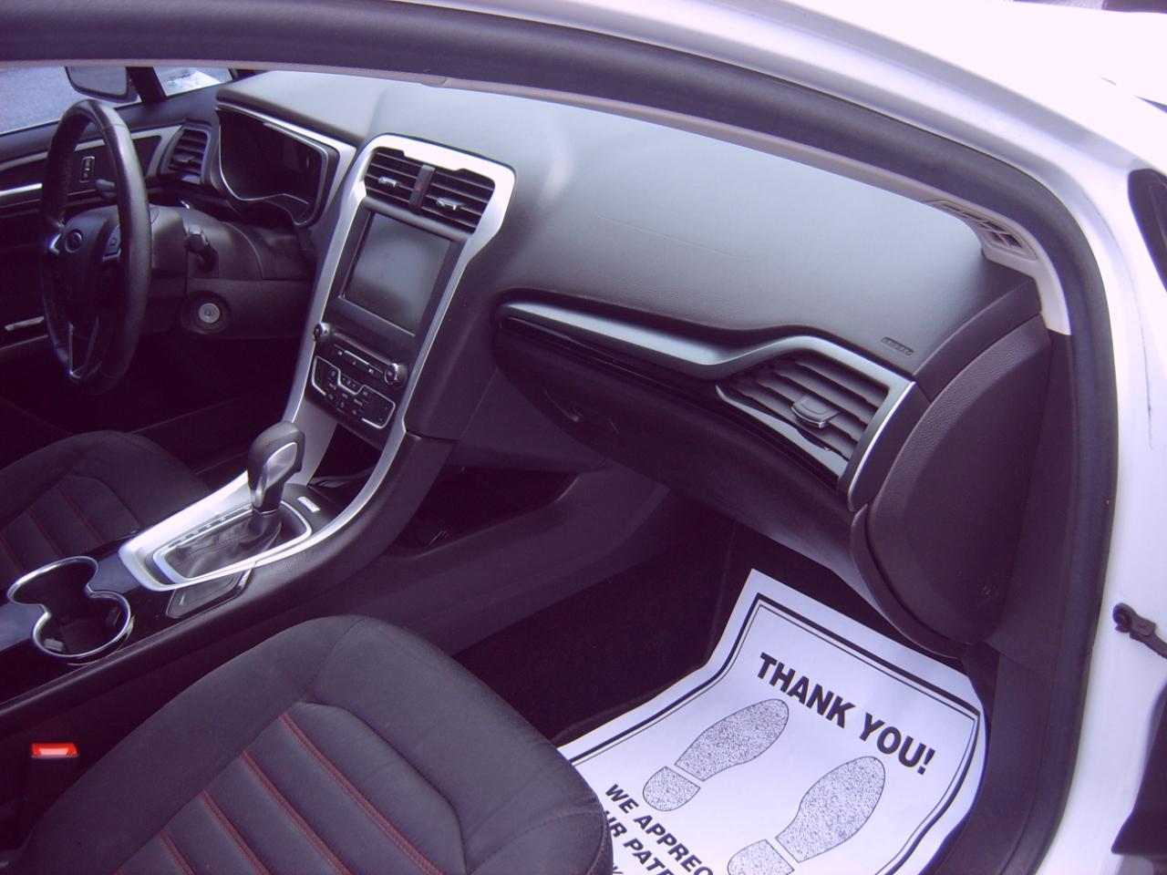 Ford Fusion SE 2016