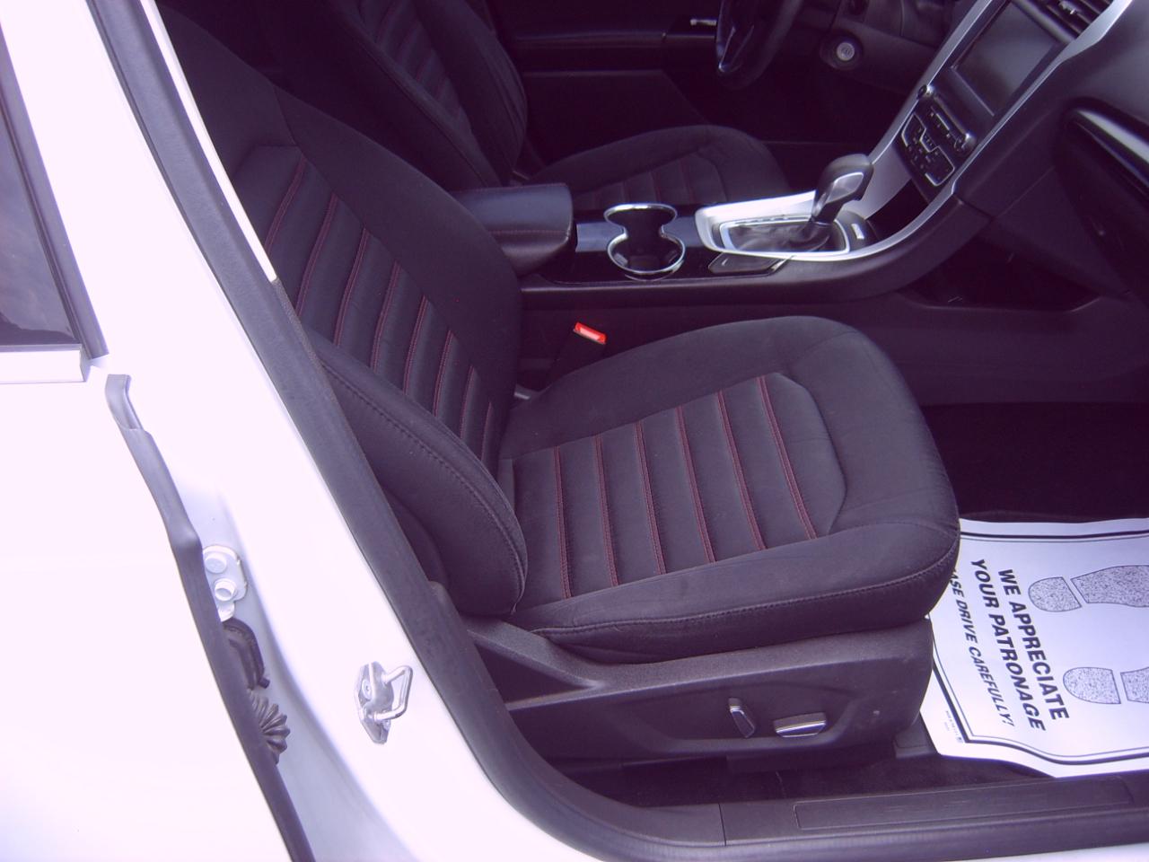 Ford Fusion SE 2016