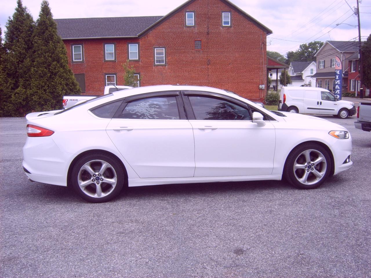 Ford Fusion SE 2016