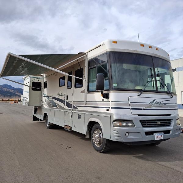 Winnebago Adventurer  2004 Winnebago Adventurer  2004