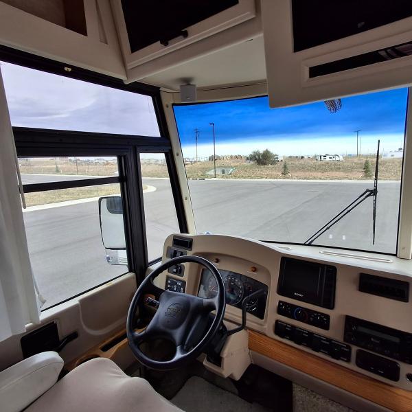 Winnebago Adventurer  2004 Winnebago Adventurer  2004