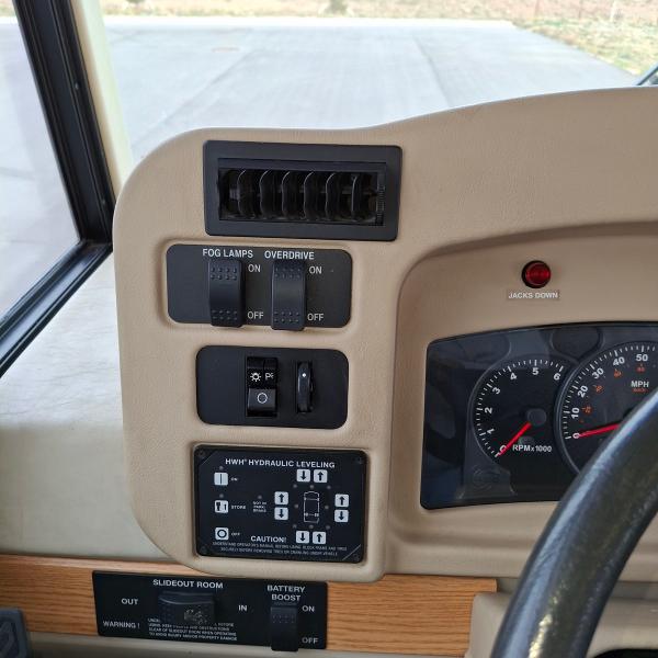 Winnebago Adventurer  2004 Winnebago Adventurer  2004