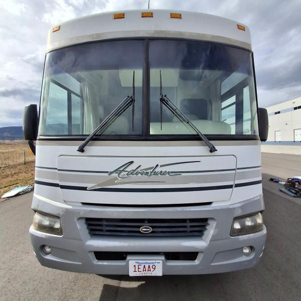 Winnebago Adventurer  2004 Winnebago Adventurer  2004