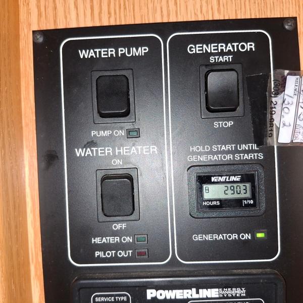 Winnebago Adventurer  2004 Winnebago Adventurer  2004