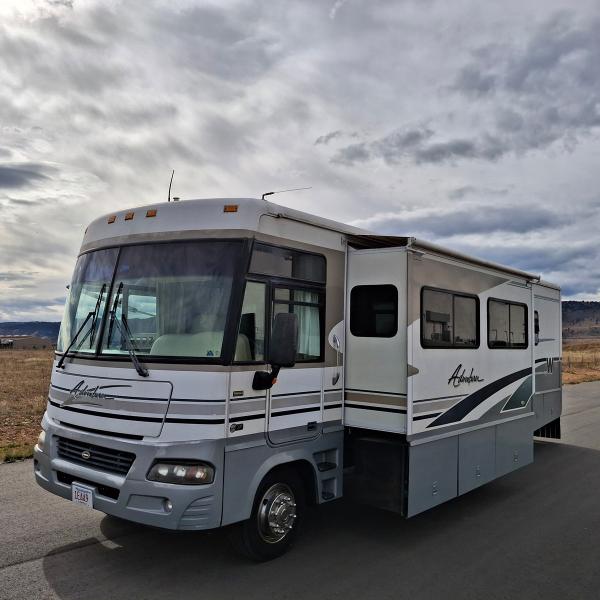 Winnebago Adventurer  2004 Winnebago Adventurer  2004
