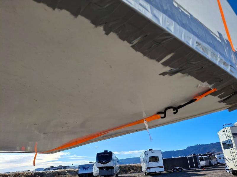 Lance Campers Lance (Long Bed)  2004