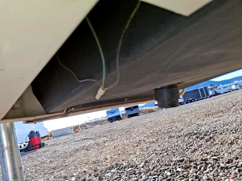 Lance Campers Lance (Long Bed)  2004