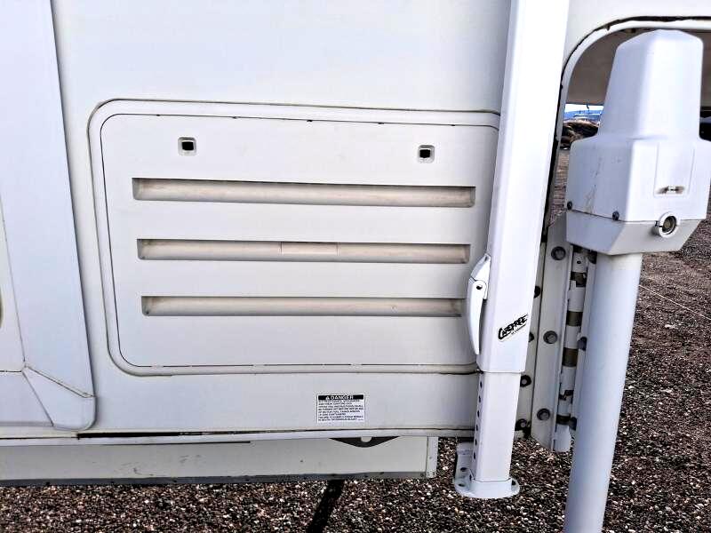 Lance Campers Lance (Long Bed)  2004