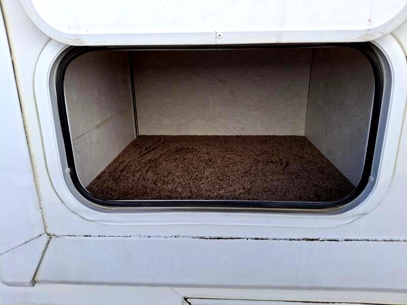 Lance Campers Lance (Long Bed)  2004