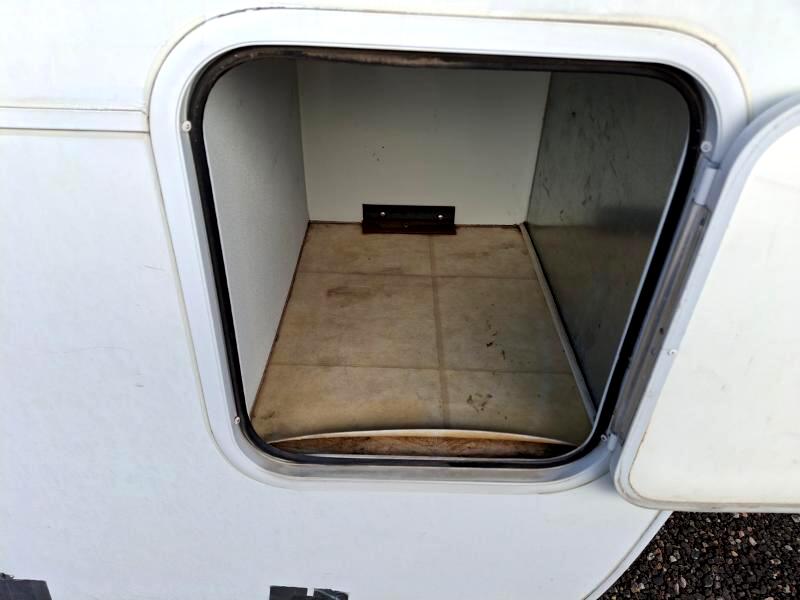 Lance Campers Lance (Long Bed)  2004