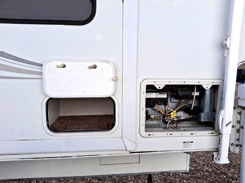 Lance Campers Lance (Long Bed)  2004