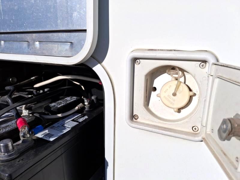 Lance Campers Lance (Long Bed)  2004