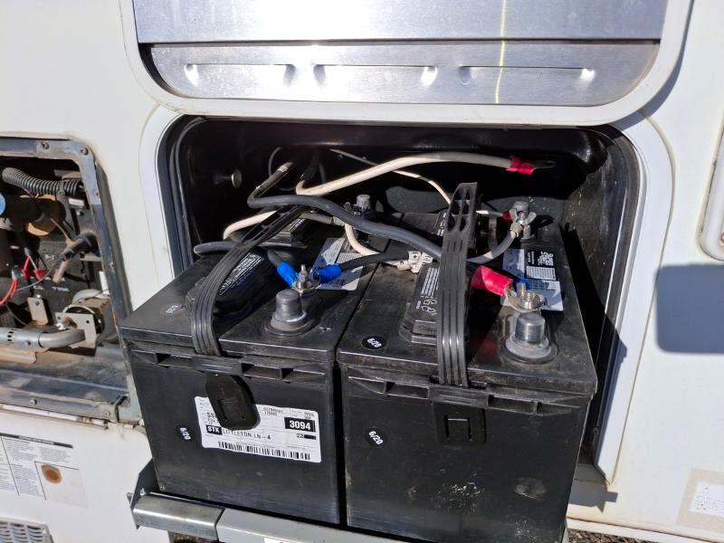 Lance Campers Lance (Long Bed)  2004