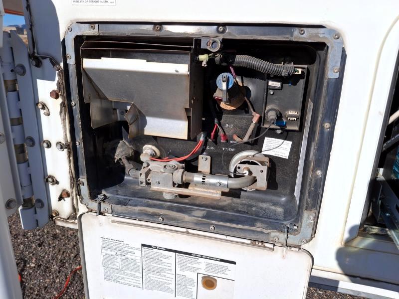 Lance Campers Lance (Long Bed)  2004