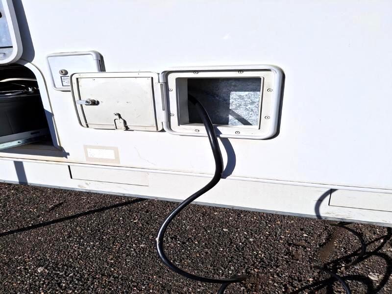 Lance Campers Lance (Long Bed)  2004