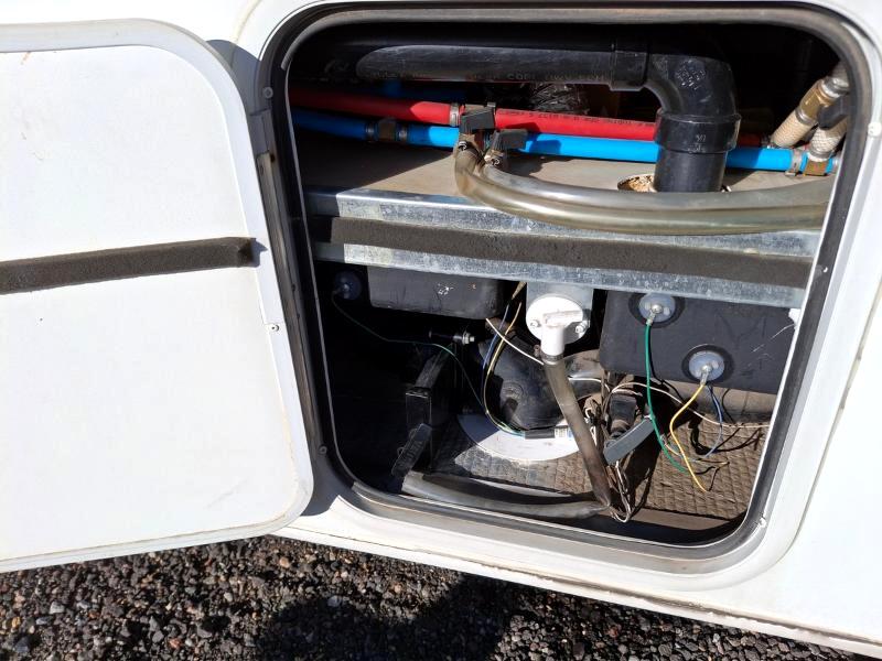 Lance Campers Lance (Long Bed)  2004