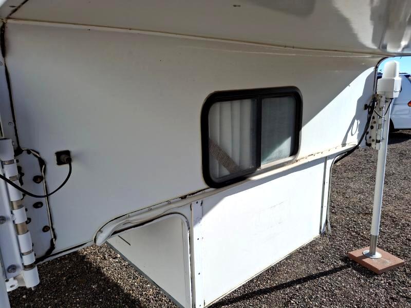 Lance Campers Lance (Long Bed)  2004