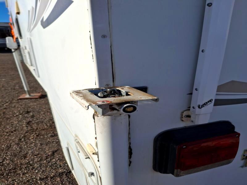 Lance Campers Lance (Long Bed)  2004