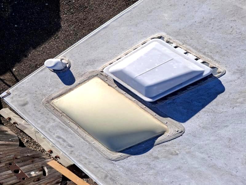 Lance Campers Lance (Long Bed)  2004