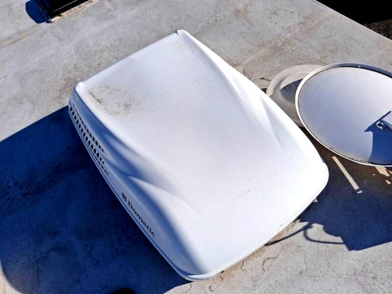 Lance Campers Lance (Long Bed)  2004