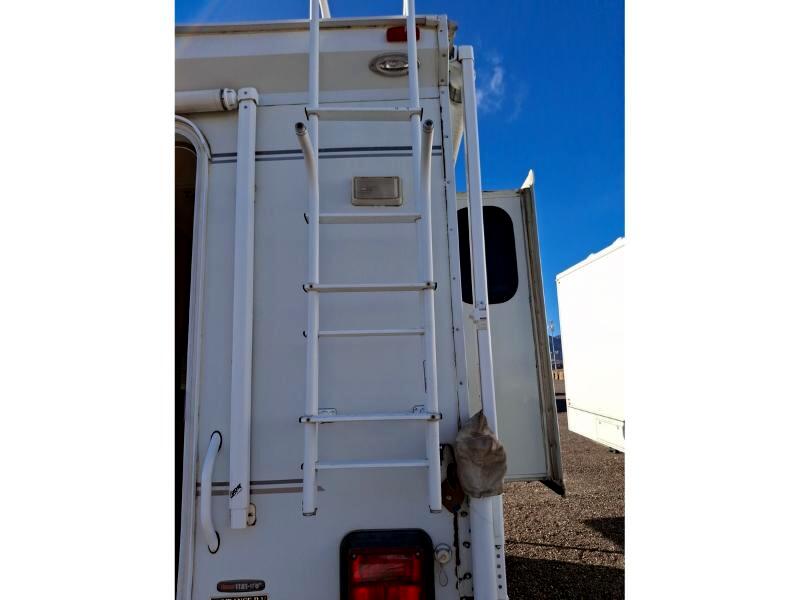 Lance Campers Lance (Long Bed)  2004