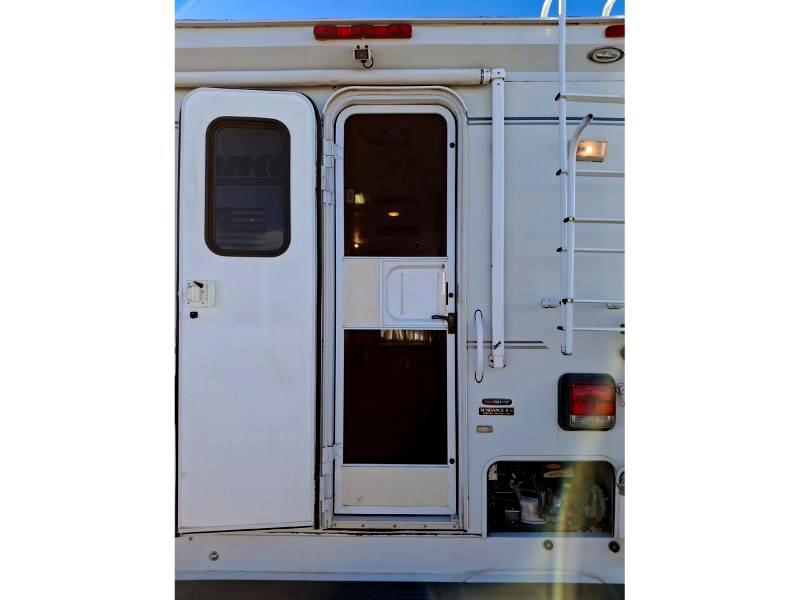 Lance Campers Lance (Long Bed)  2004