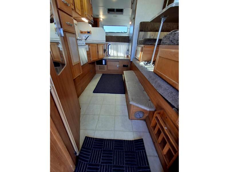 Lance Campers Lance (Long Bed)  2004