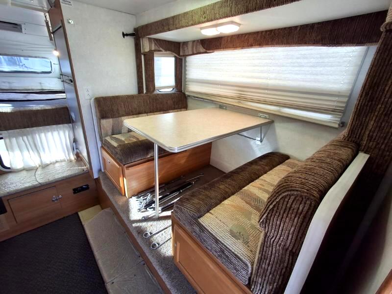 Lance Campers Lance (Long Bed)  2004