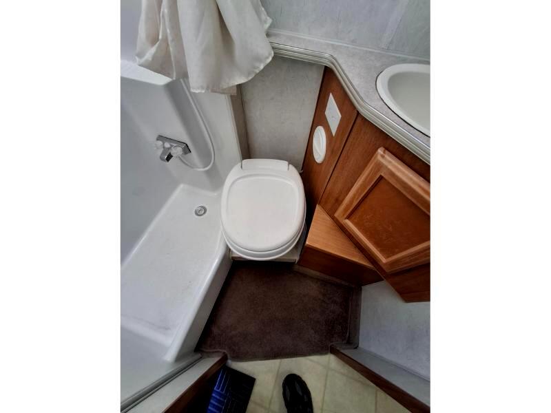 Lance Campers Lance (Long Bed)  2004