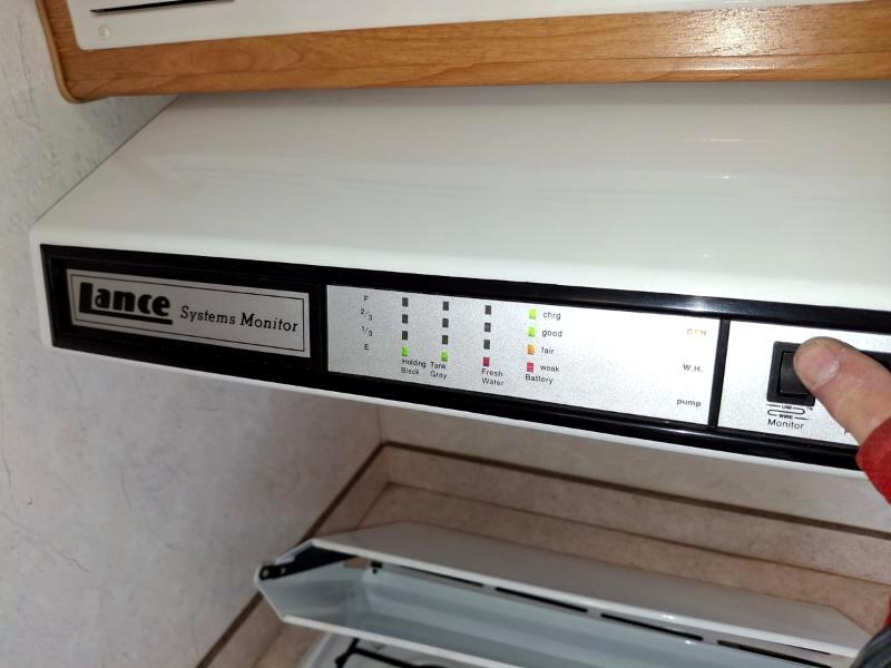 Lance Campers Lance (Long Bed)  2004