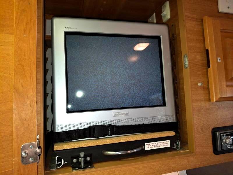 Lance Campers Lance (Long Bed)  2004