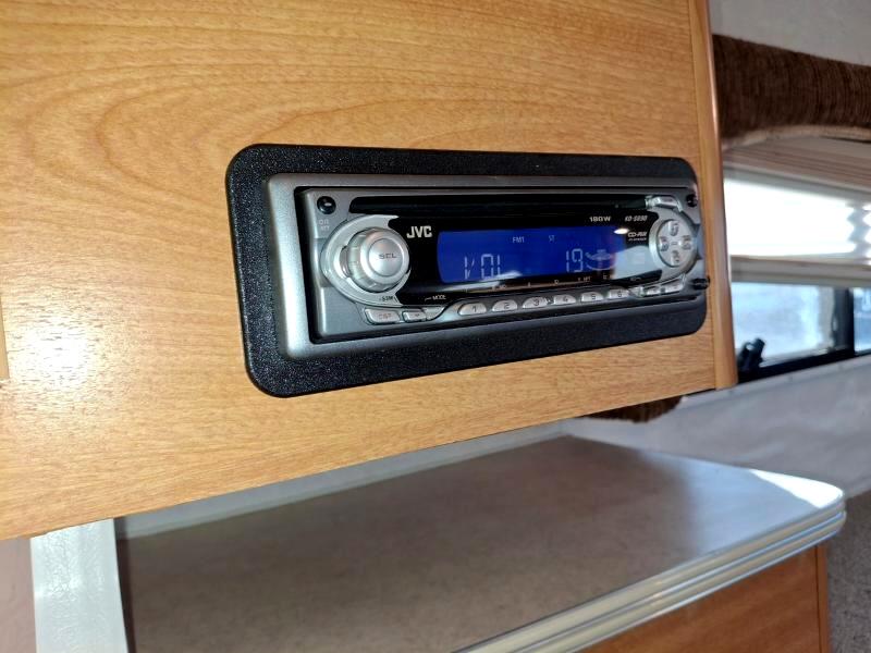 Lance Campers Lance (Long Bed)  2004