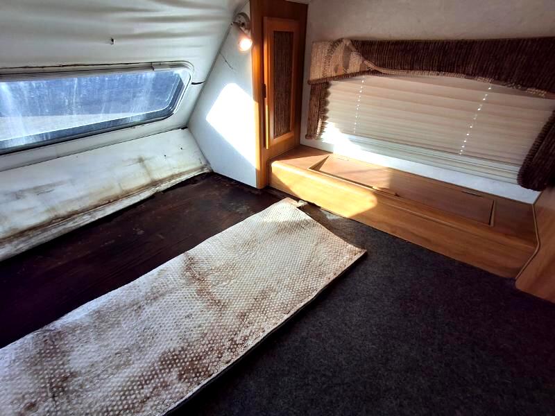 Lance Campers Lance (Long Bed)  2004