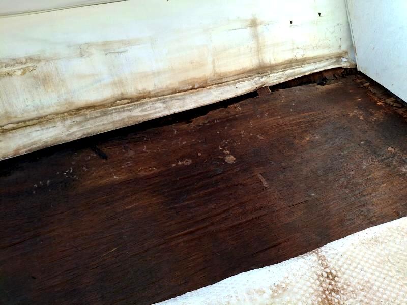 Lance Campers Lance (Long Bed)  2004