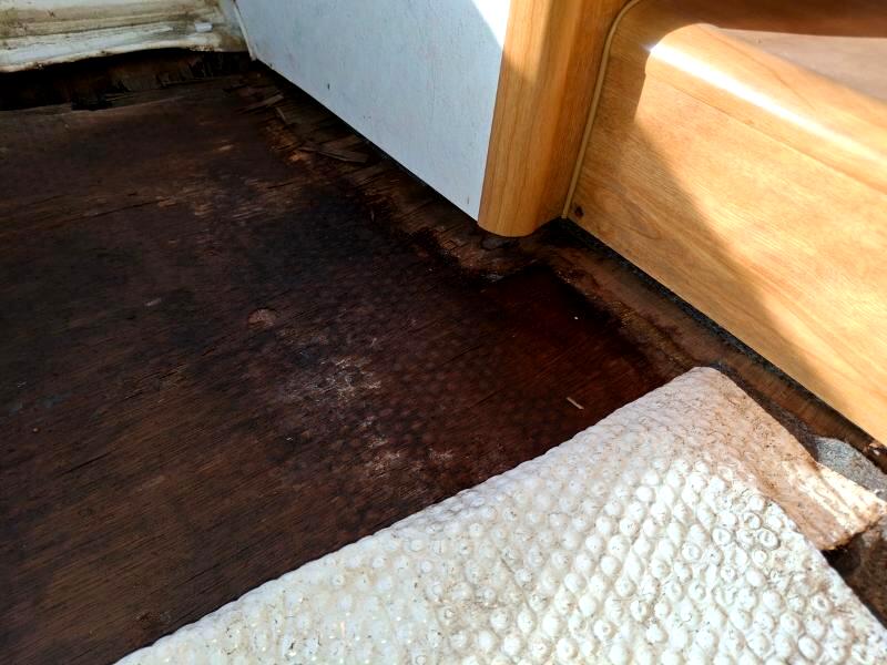 Lance Campers Lance (Long Bed)  2004