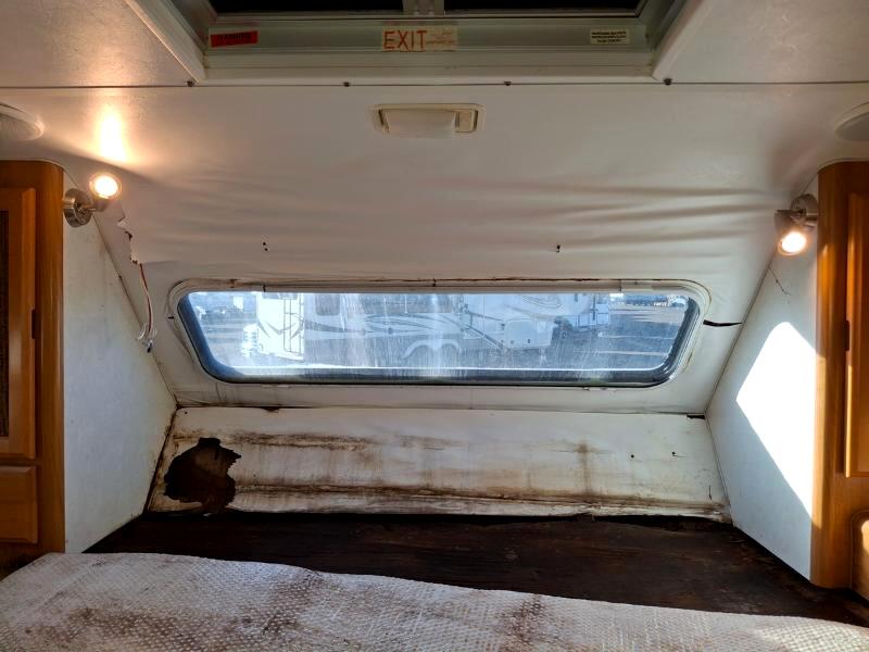 Lance Campers Lance (Long Bed)  2004