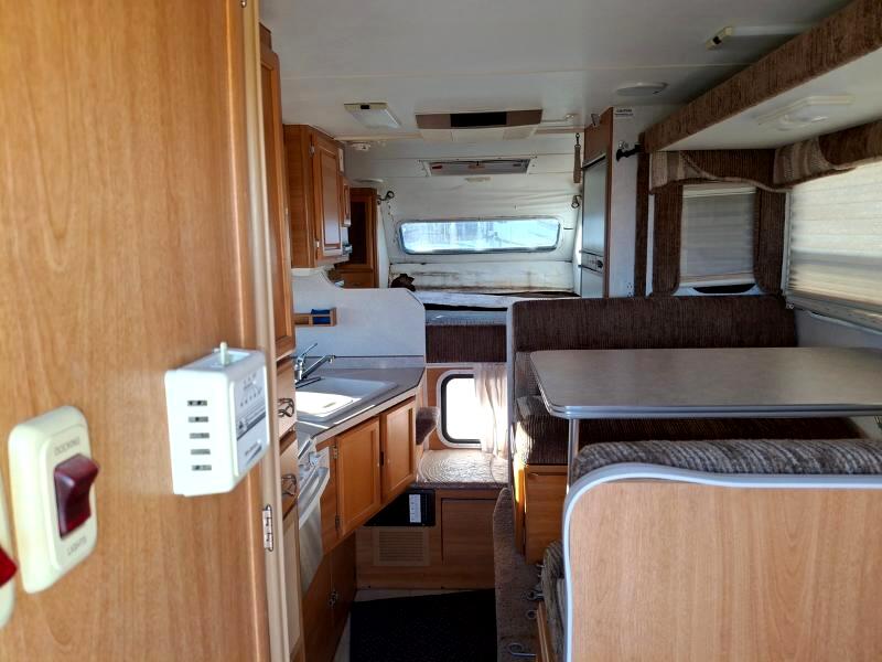 Lance Campers Lance (Long Bed)  2004