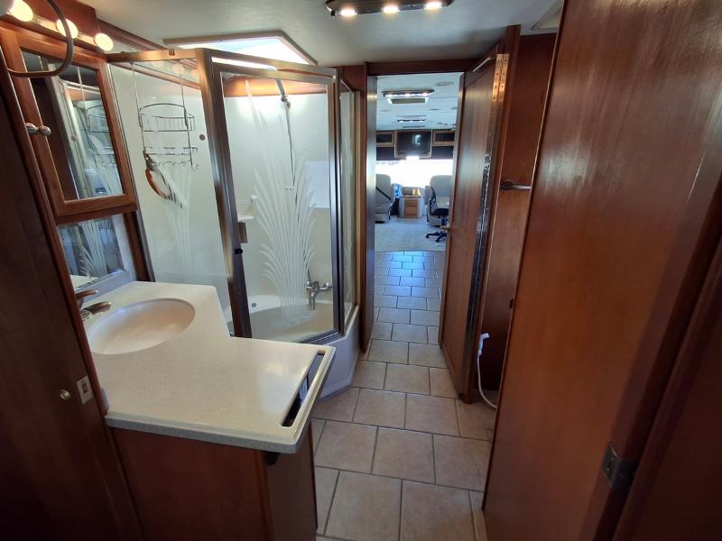 Tiffin Motorhomes Allegro Bus  2004