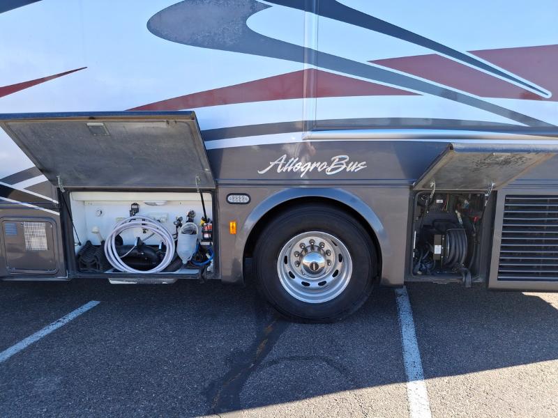 Tiffin Motorhomes Allegro Bus  2004