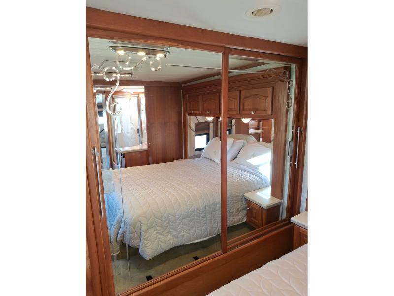 Tiffin Motorhomes Allegro Bus  2004