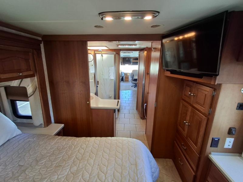 Tiffin Motorhomes Allegro Bus  2004