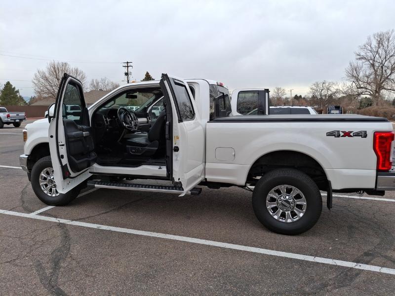 Ford F-250 Lariat SuperCab 4WD 2019