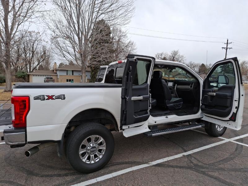 Ford F-250 Lariat SuperCab 4WD 2019