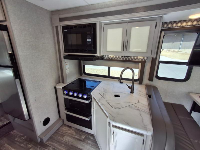 Thor Motor Coach Gemini  2023